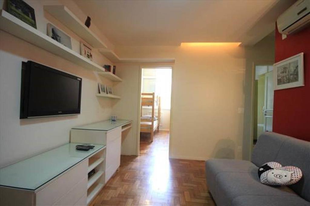 Apartamento Djalma 401 A *